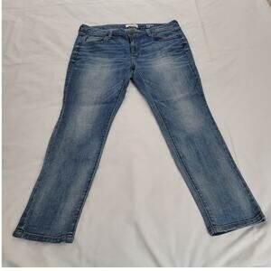 Sonoma Ladies Jeans 12 S Skinny Medium Wash Denim No Rips or Tears Just Plain